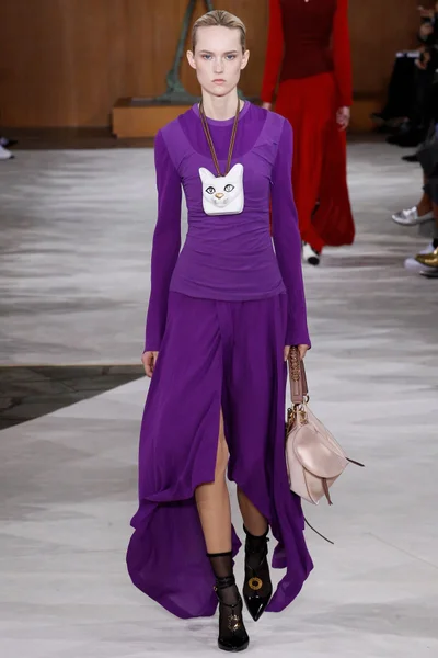 Look 32